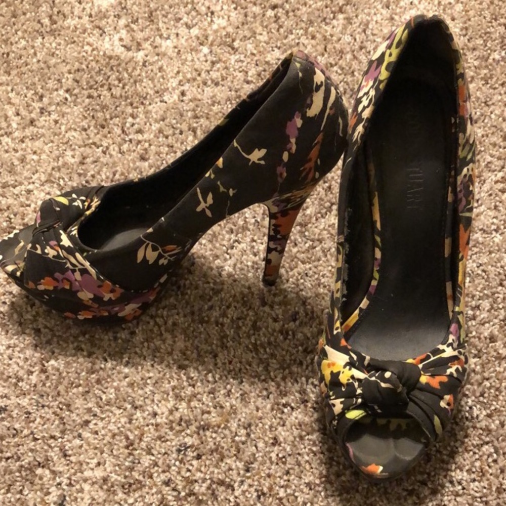 Victoria’s Secret Floral Heel/Pump